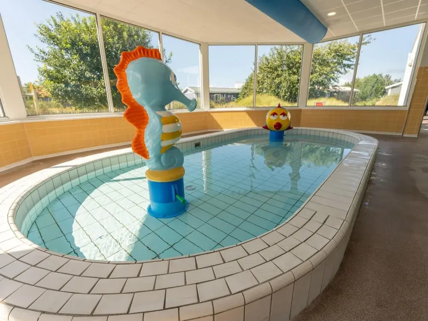 Modern Lodge With two Bath Rooms, Near the Beach