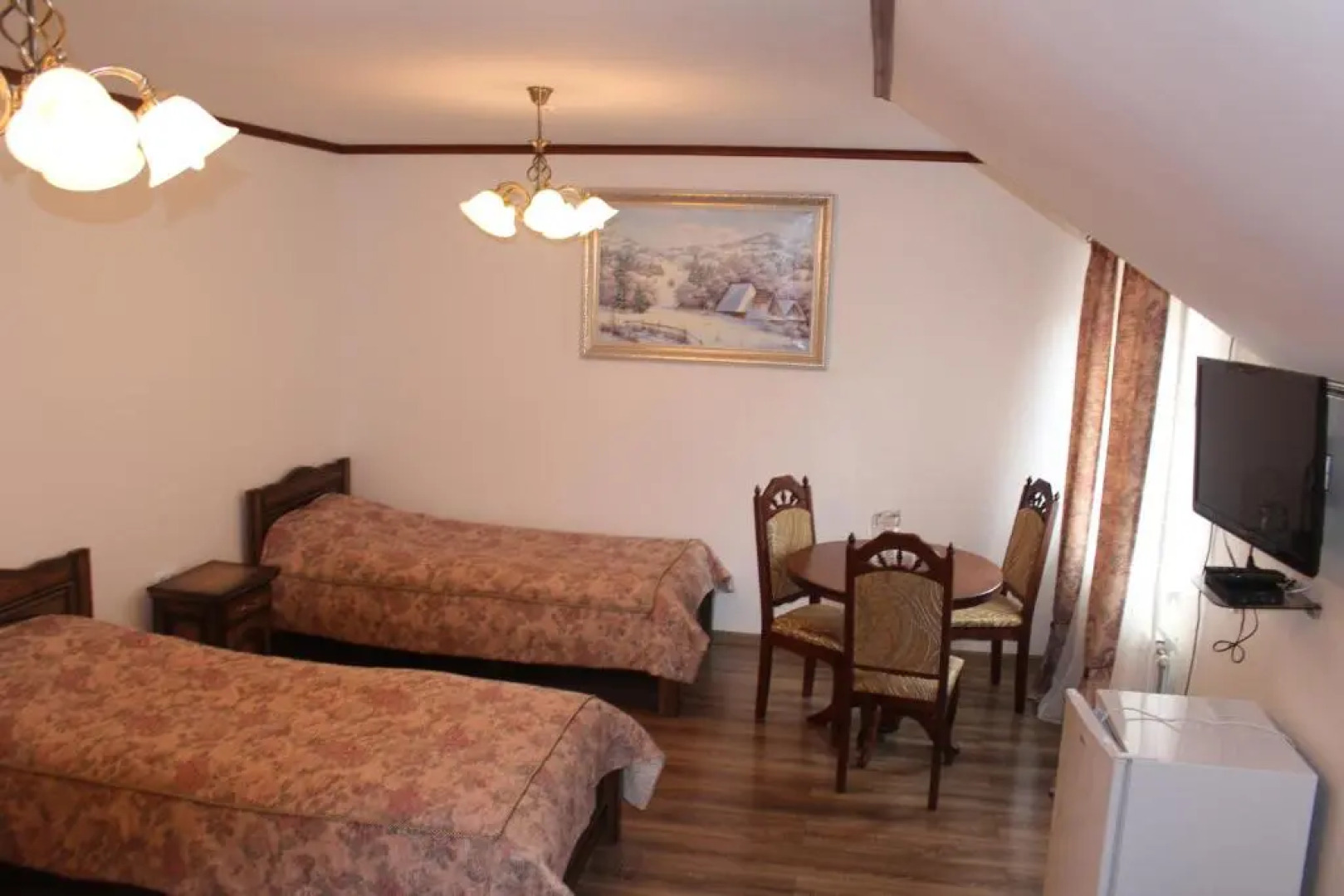 Gostyniy Dvir Synevir