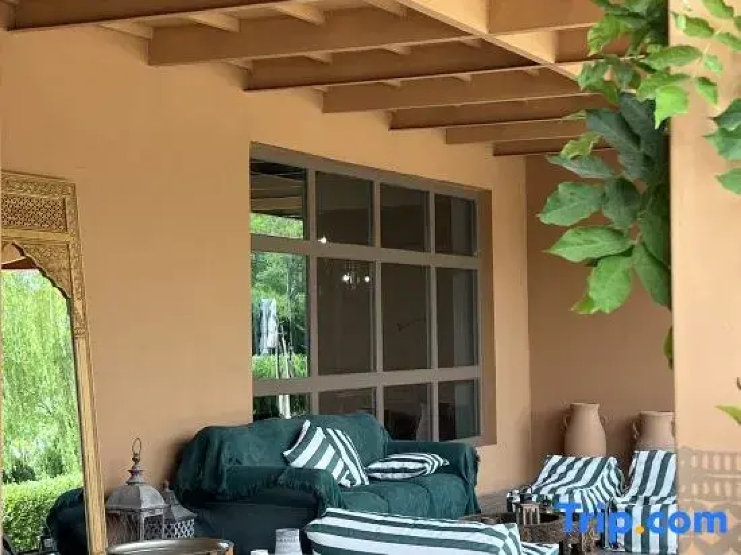 Shahu Fish Lake View Villa