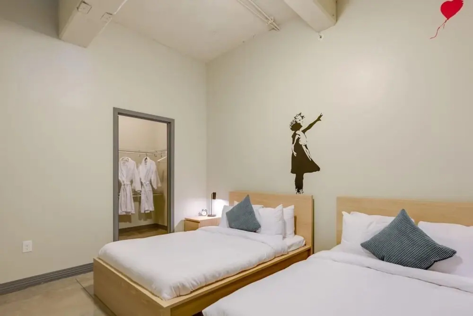 Downtown Dallas Apartments by Hosteeva