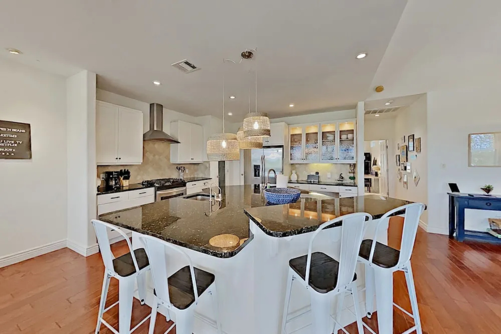 4BR 3BA Spicewood House with Impressive Views by RedAwning