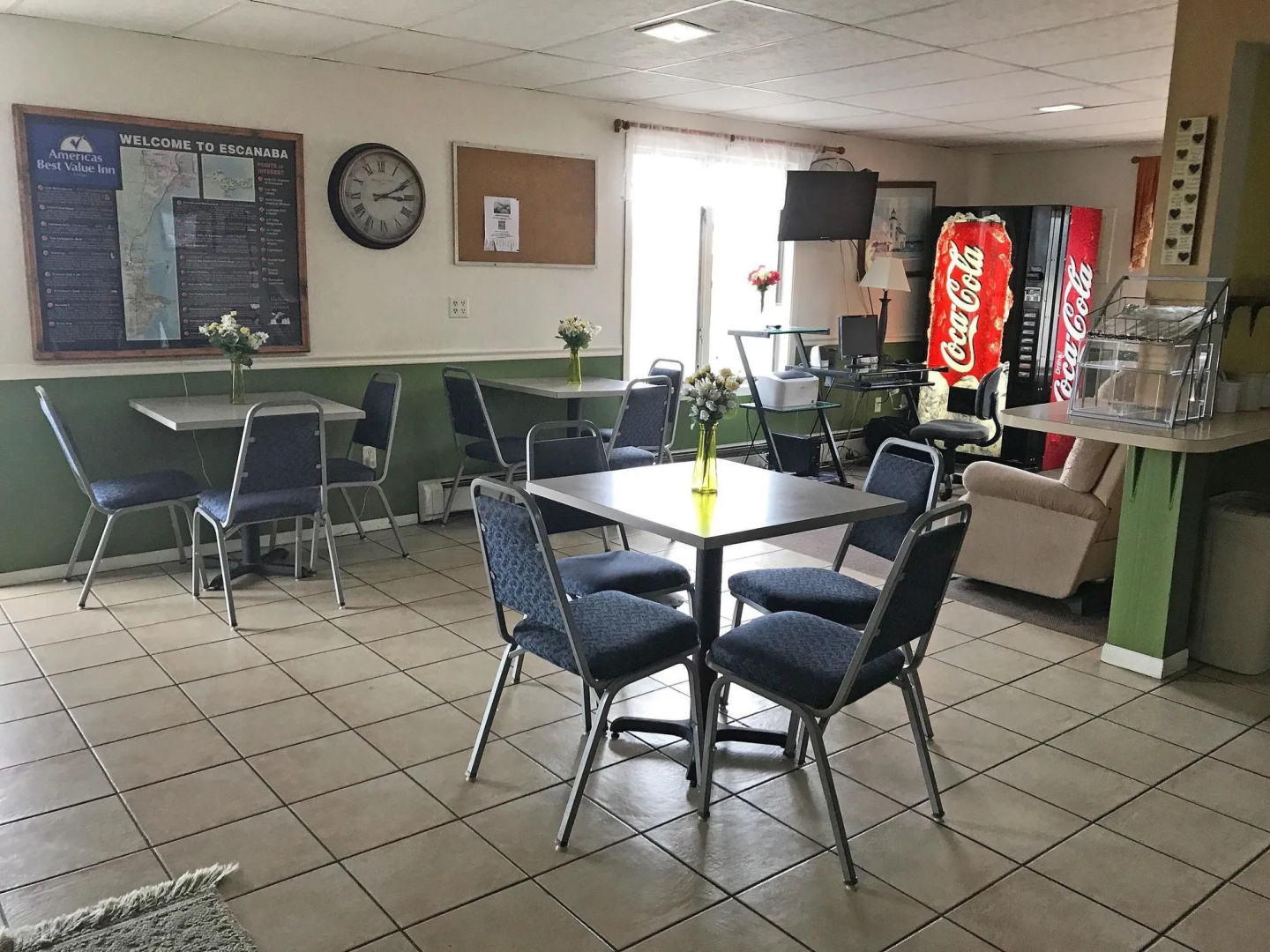 Econo Lodge Inn & Suites Escanaba North