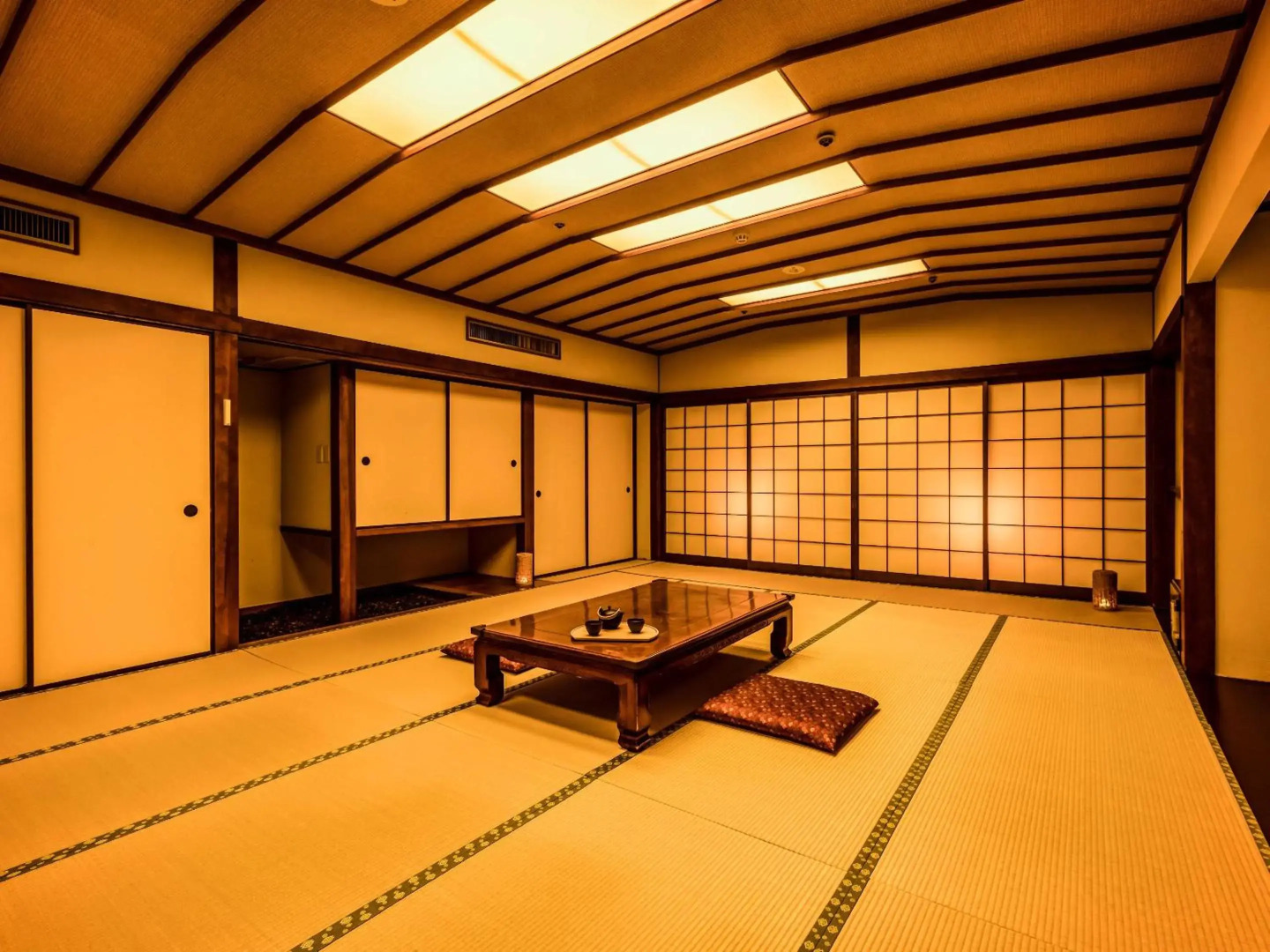 Ooedo Onsen Monogatari Awazu Grand Hotel