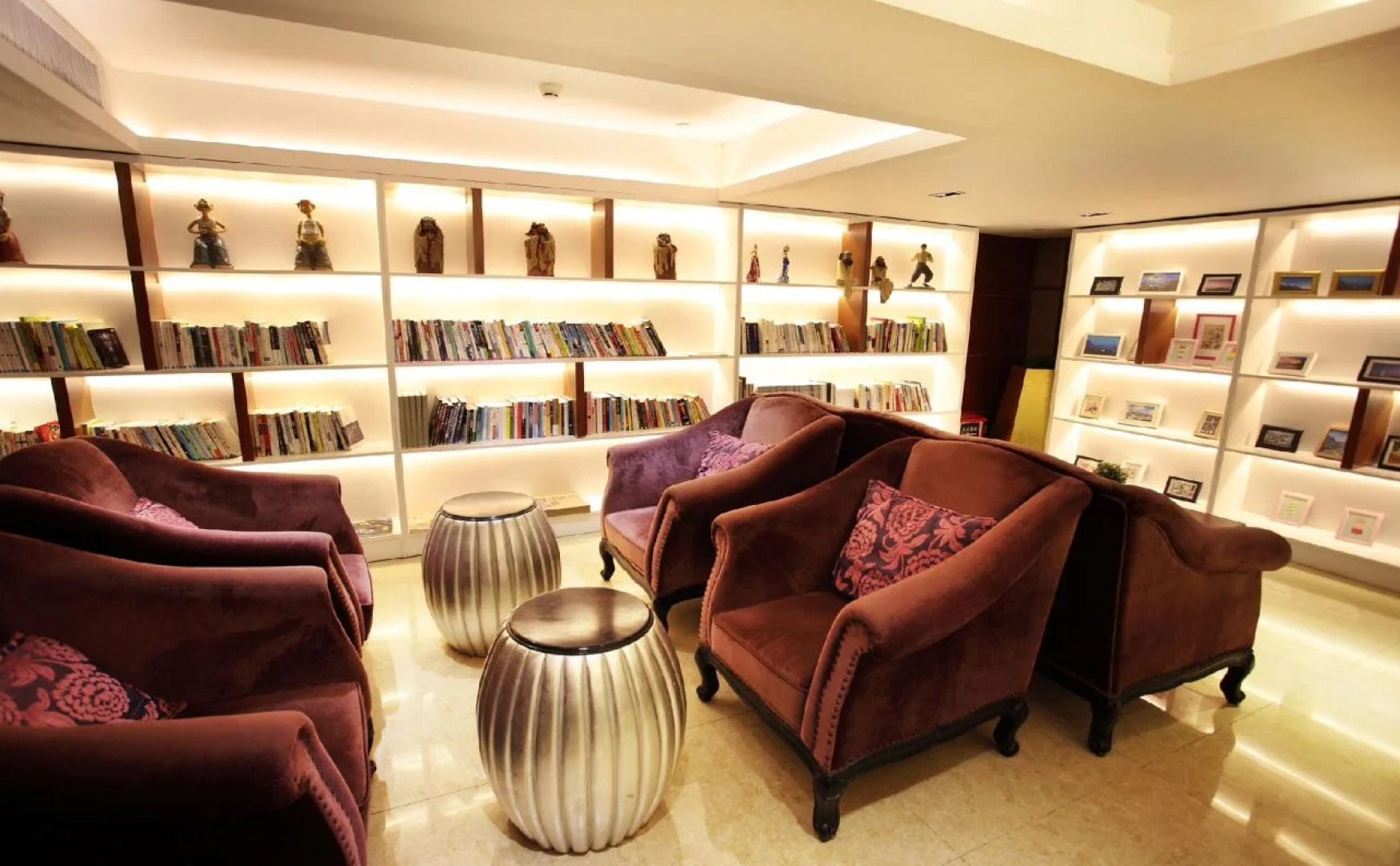 Poltton International Apartment (Foshan Zumiao Lingnan Tiandi Branch)