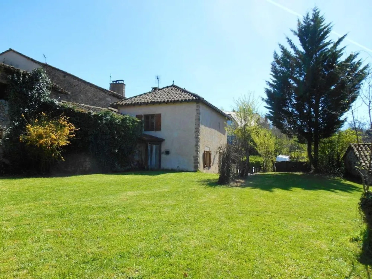 House With 2 Bedrooms in Peyrusse le Roc, With Enclosed Garden