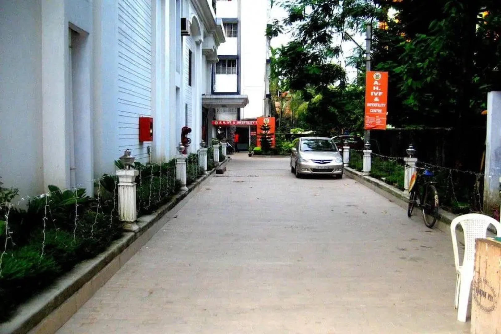 Hotel Monarch Aachal