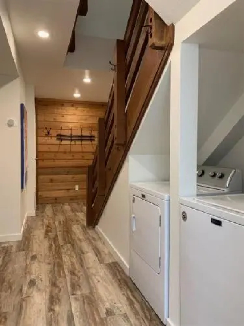 Edgewater #1 by Rainbow Ridge