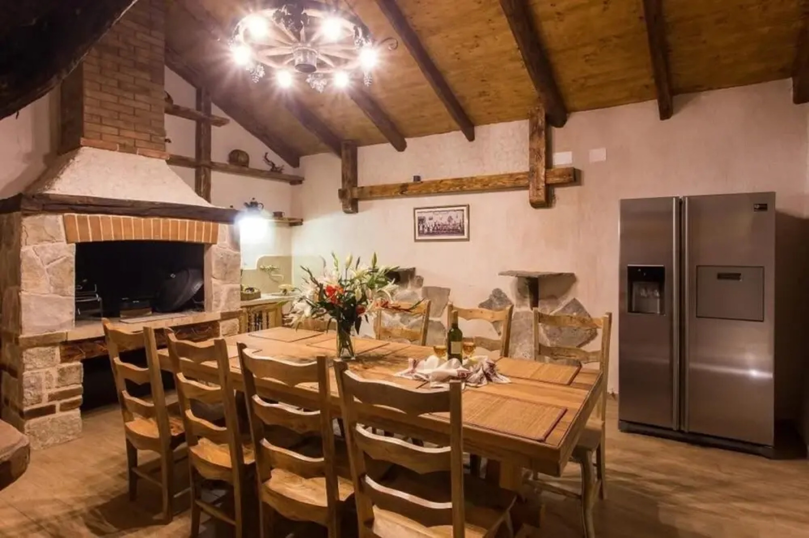 Villa Falcon Rook - Four-bedroom Villa With Terrace and Swimming Pool ID Direct Booker 1901