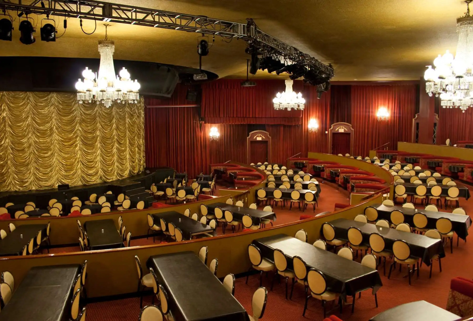 Отель Plaza and Casino