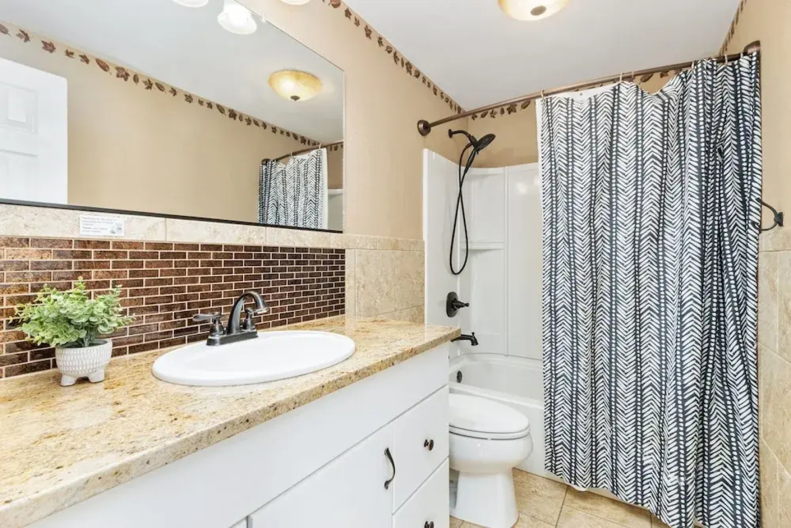Hidden Valley Retreat Quiet Escape w/ Mtn Views!
