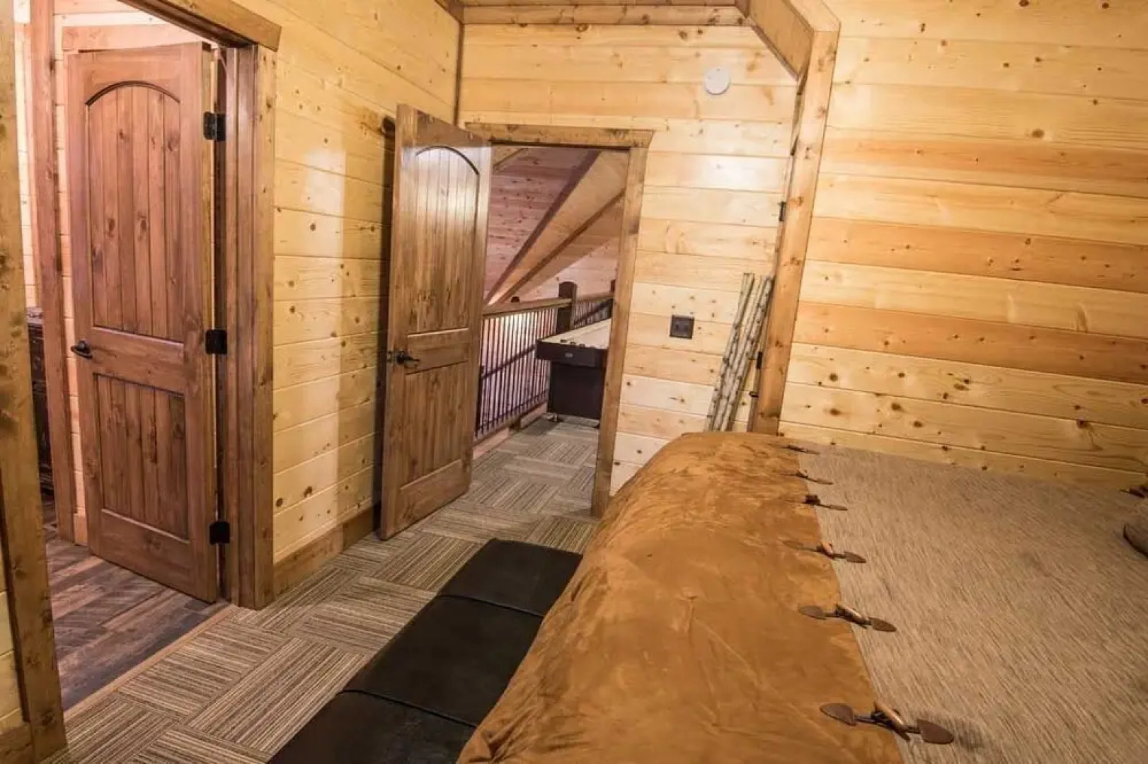 Stars On The Water Lodge - 4 Br Cabin