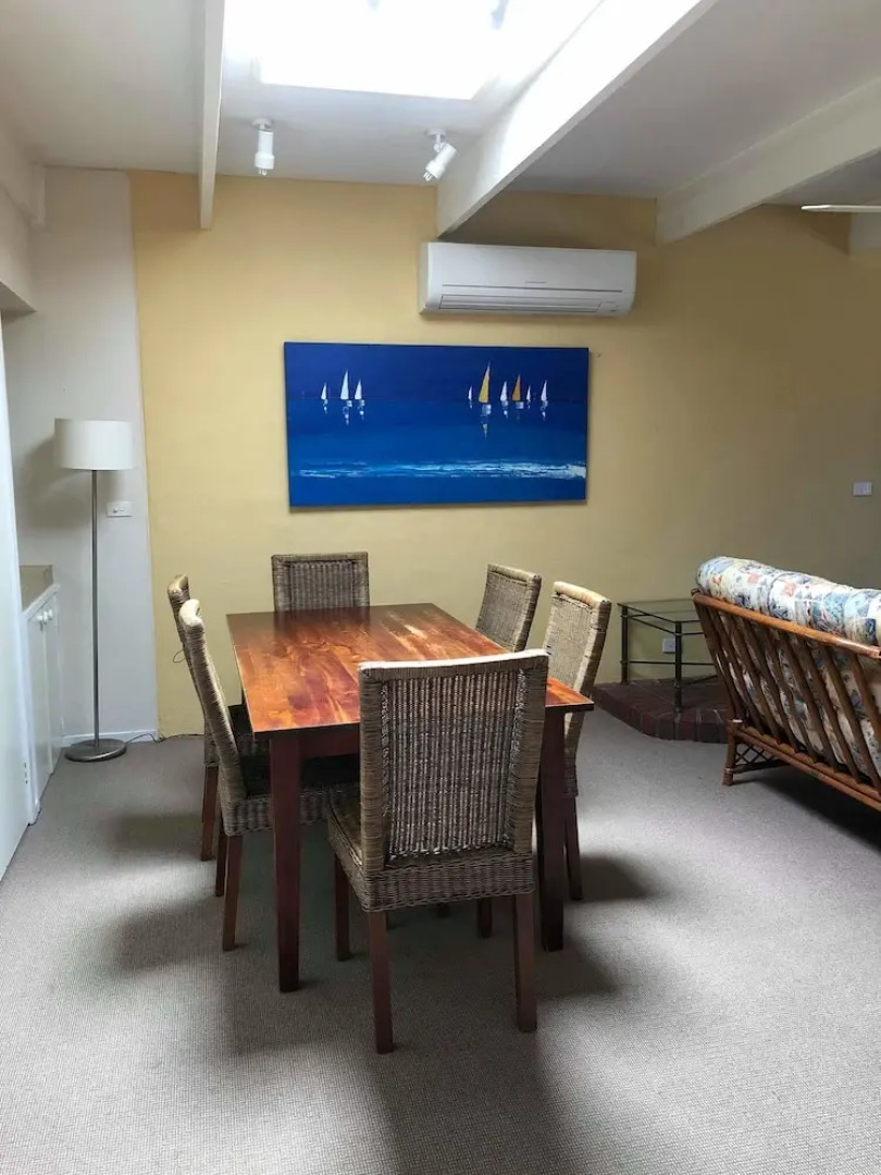 Lakes Jakaranda Holiday Units