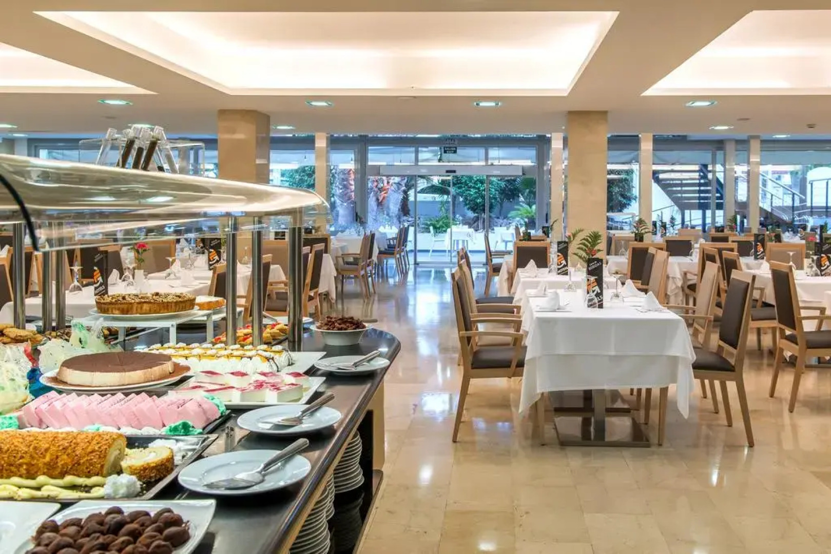 Belroy Hotel and Apartments