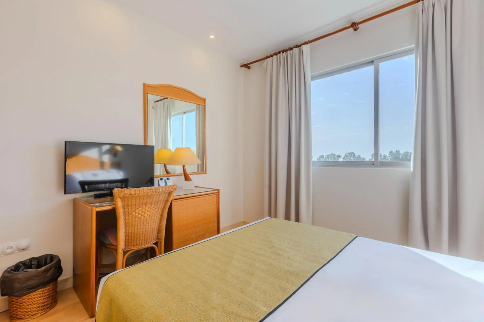 Отель Moon Dreams Roquetas