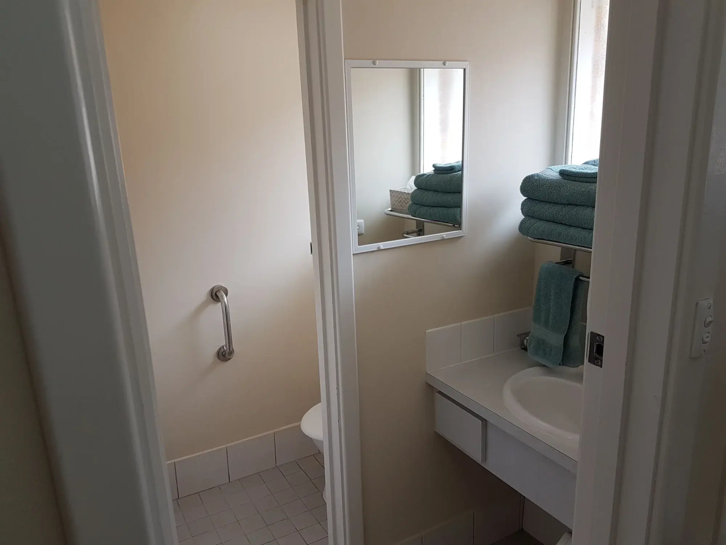 Emu Point Motel & Apartments