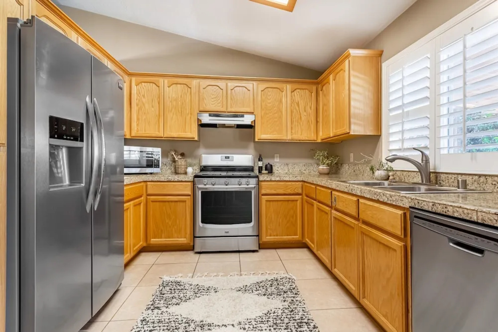 Desert Bloom by Avantstay Incredible Oasis w/ Dreamy Backyard & Patio