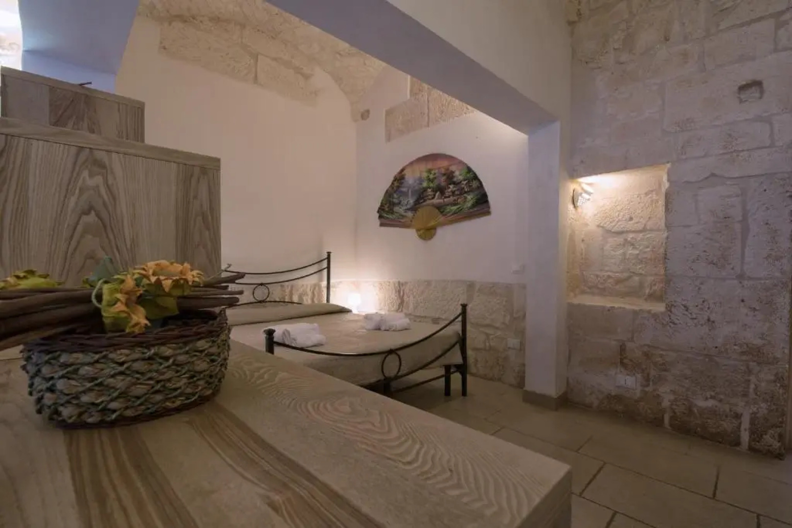 White House Flats & Studios