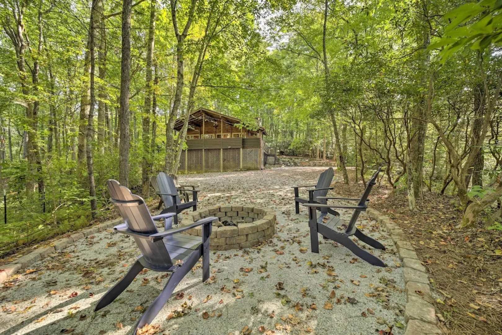 Fire Pit & Grill: Cozy Cabin in Lake Toxaway!
