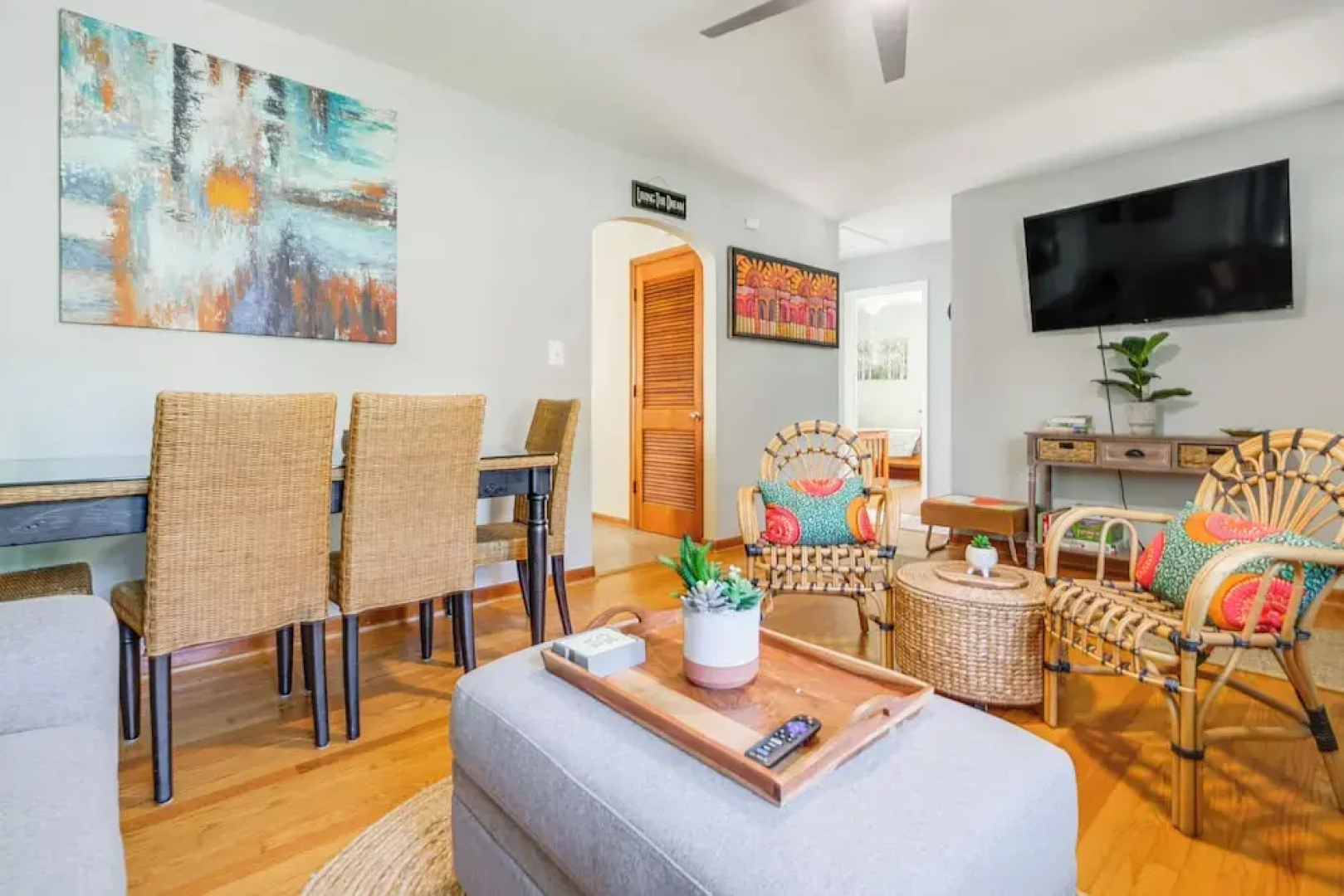 < 1 Mi to Colonial Beach: Coastal Gem w/ 2 Porches