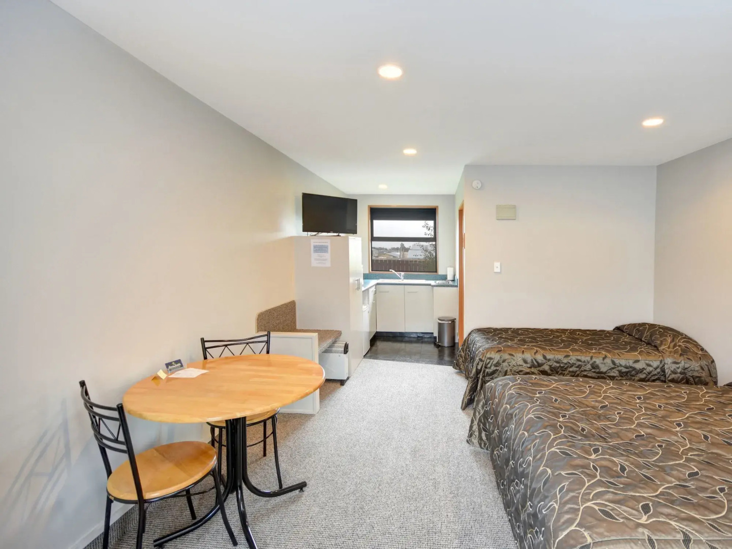 Bonnie Knights Motel