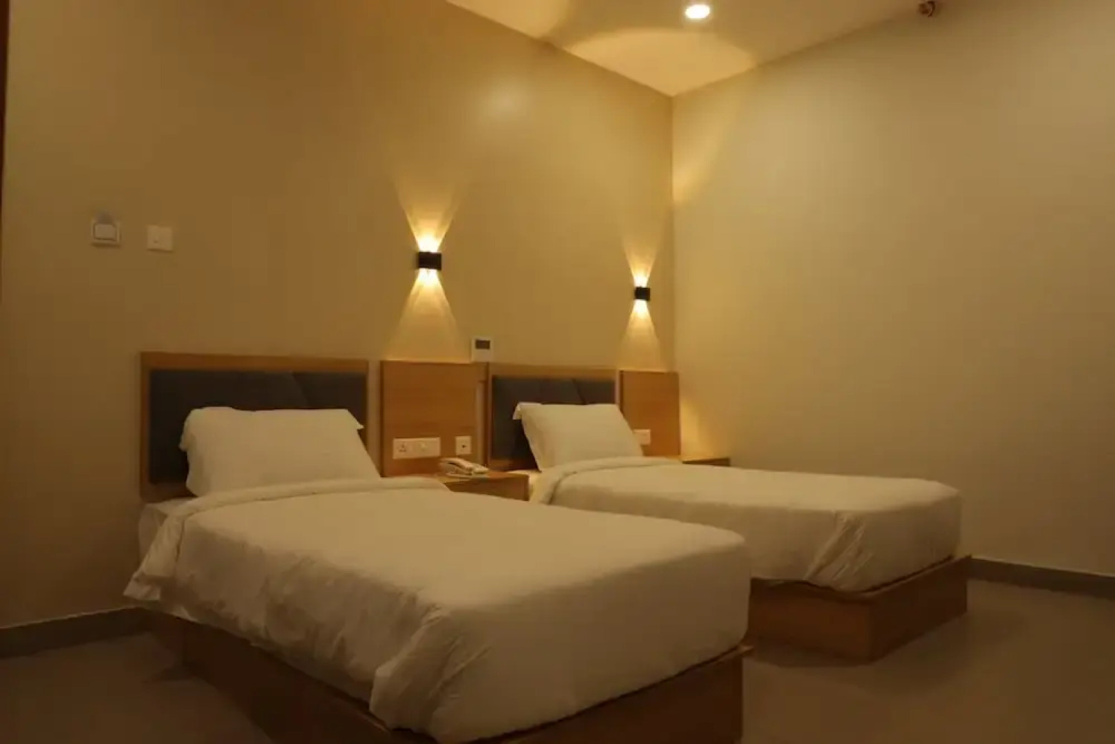 Dreamotel Luxury Suites and Rooms