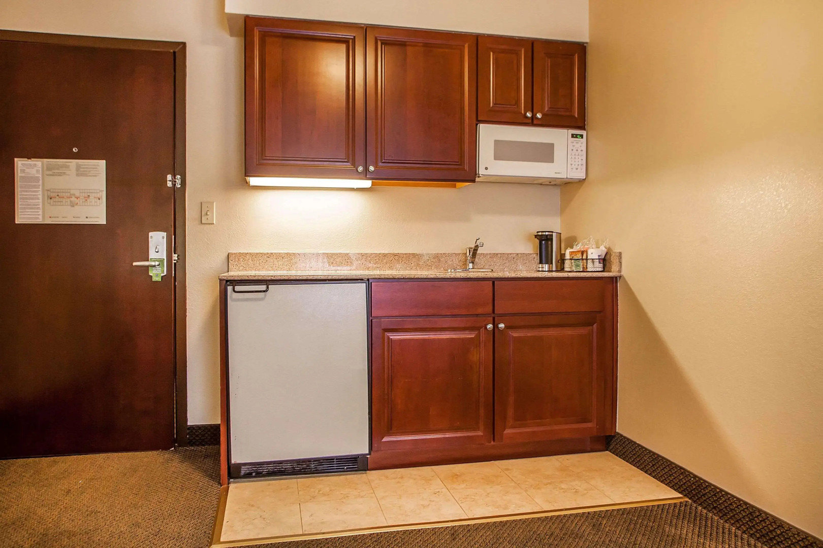 Comfort Inn & Suites Somerset - New Brunswick