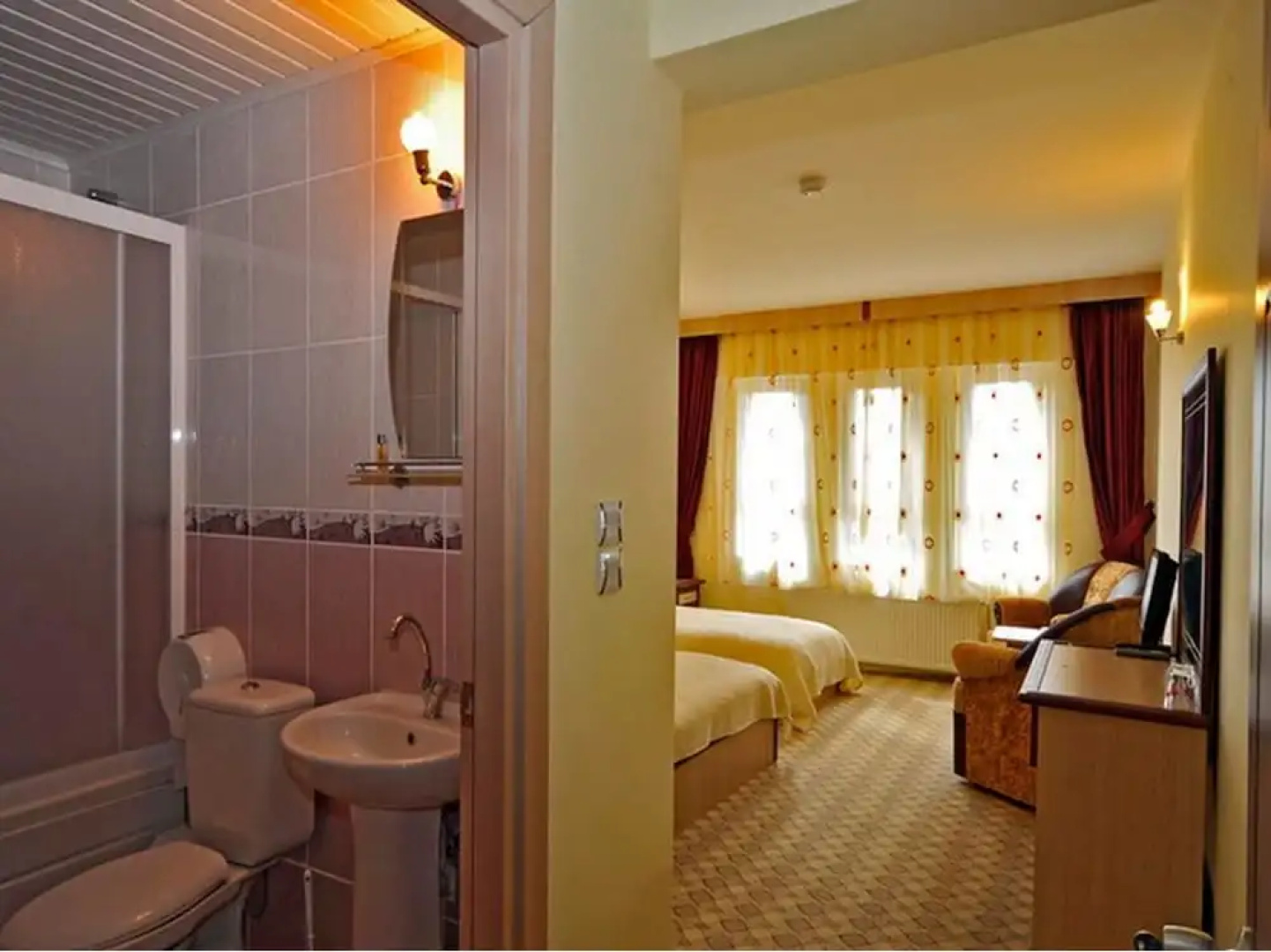 Baskent Demiralan Hotel