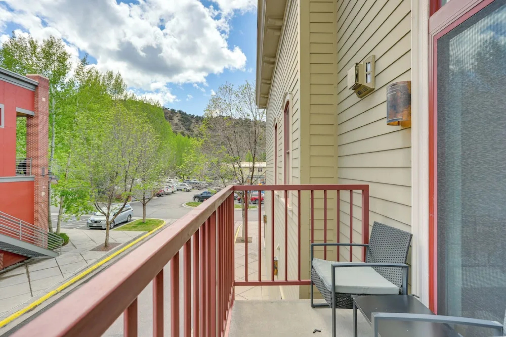 Near Trail: Dtwn Eagle Ranch Condo w/ Balcony