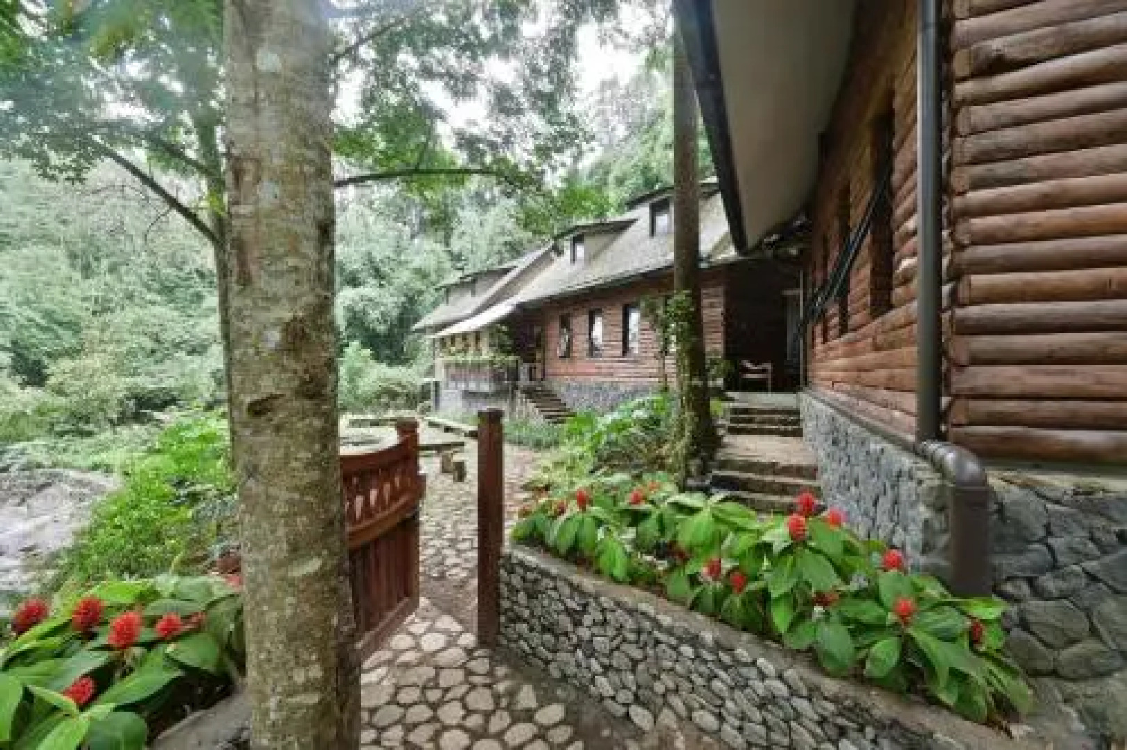 Taman Wisata Bougenville