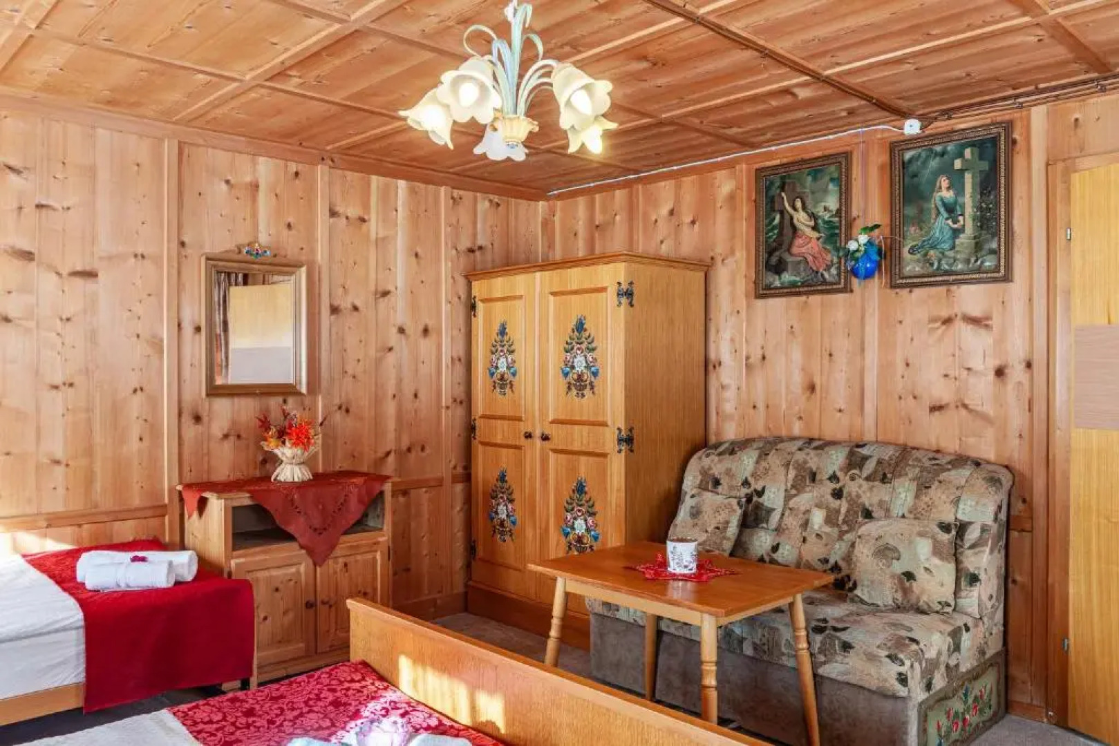 Ferienhaus Familien und Gruppenhaus Garten Grillkamin