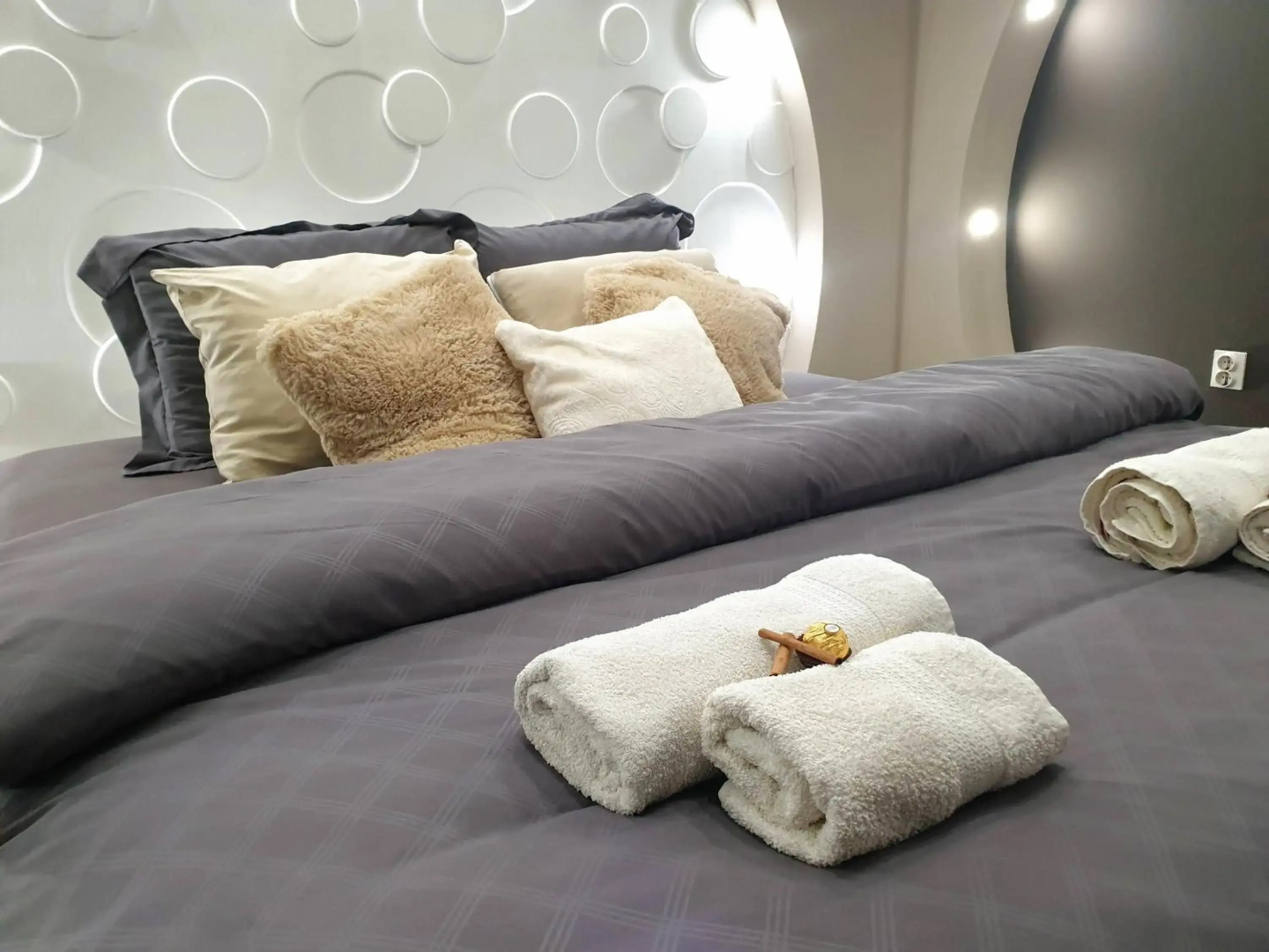 Sky Apartments Special