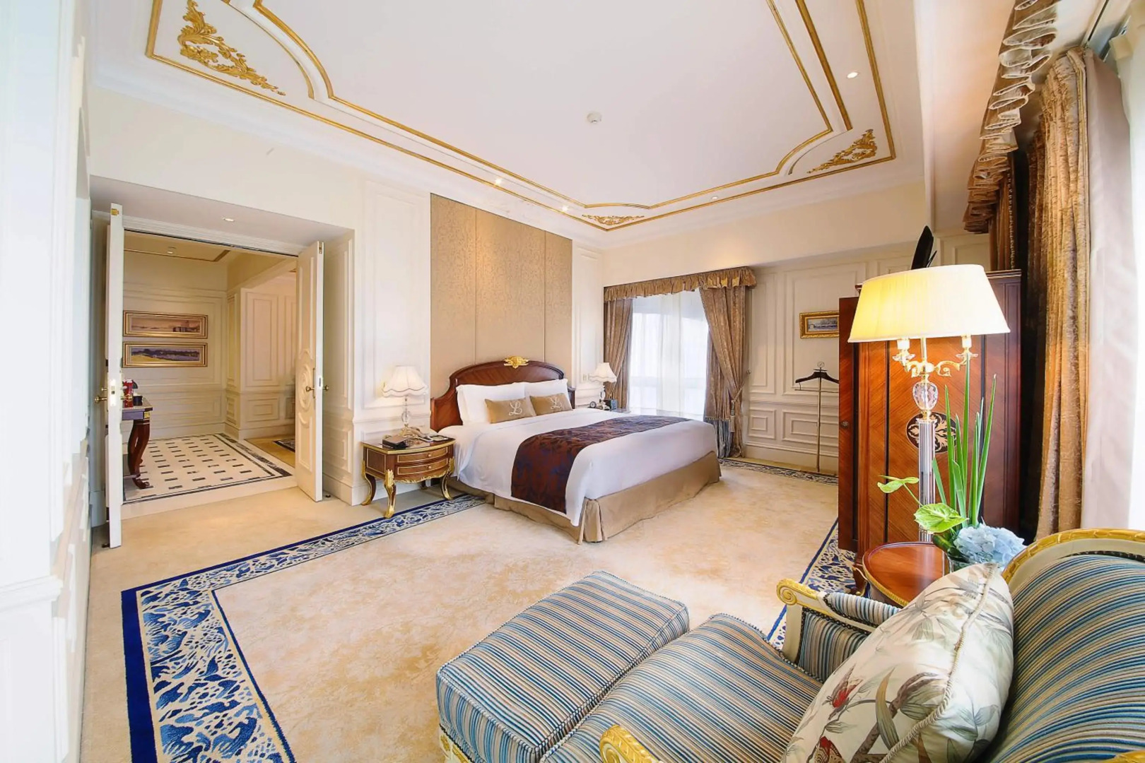 Отель Legendale Hotel Beijing