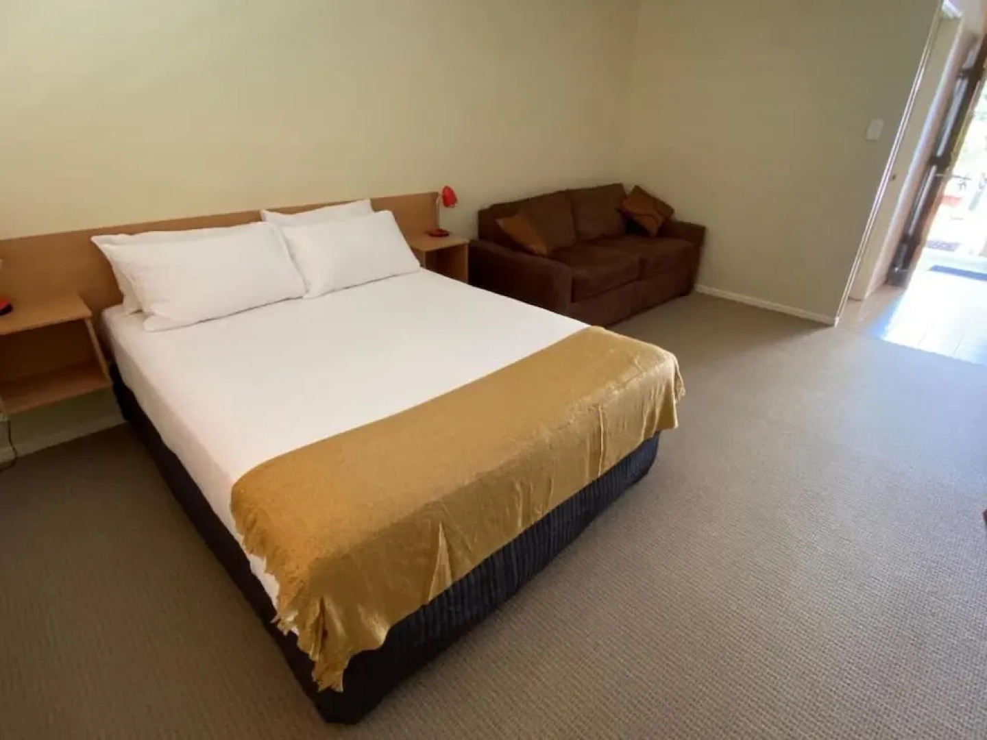 Country Roads Motor Inn Gayndah Qld