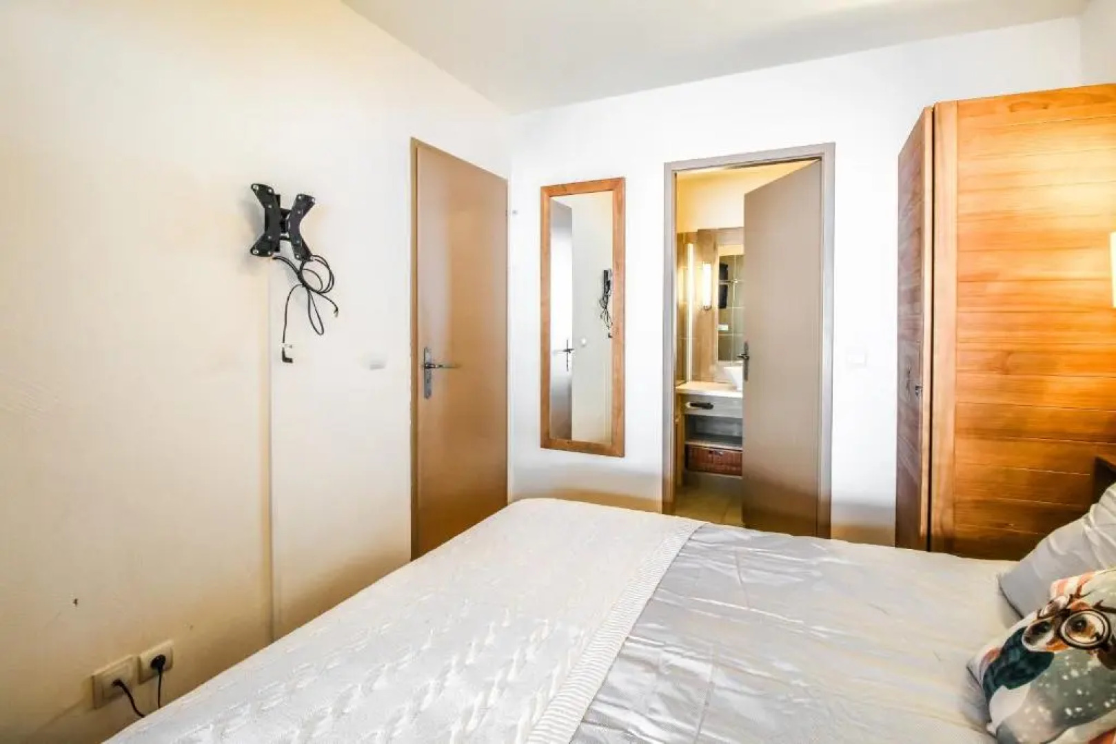 2 Bed Ski in and Ski out Luxury Apt in 5 star Residence