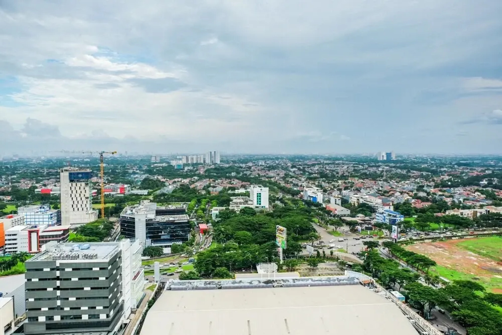 Cozy Studio Tree Park Apartment near ICE BSD