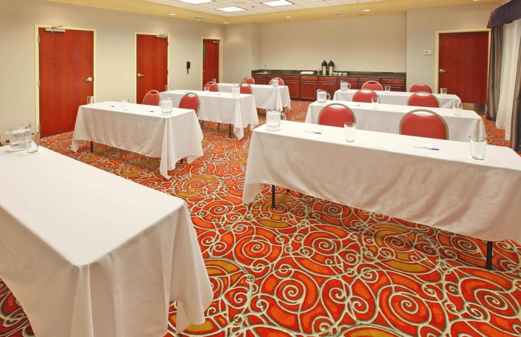 Holiday Inn Express & Suites West by IHG