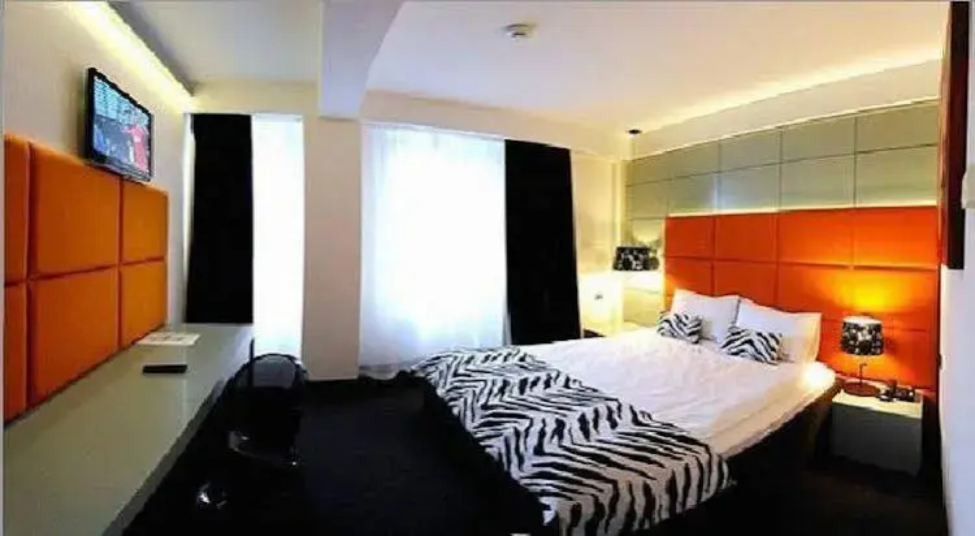 Plaza V Executive Hotel