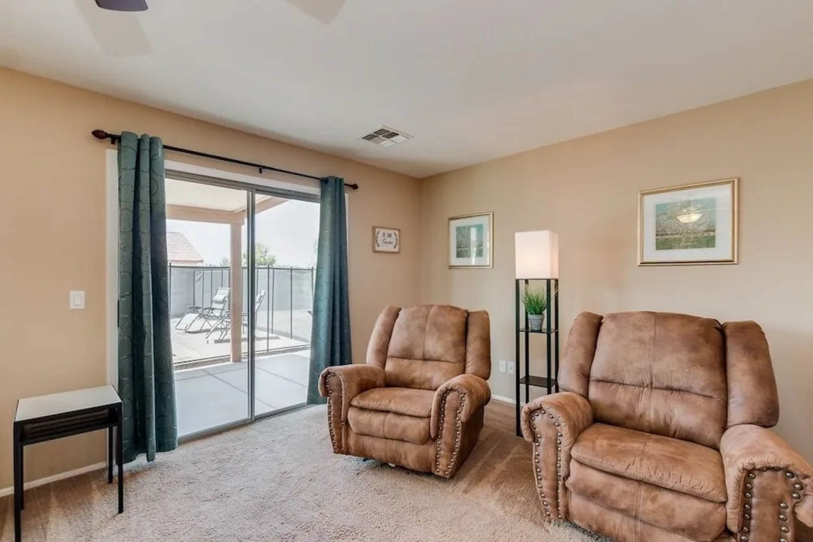 Stratford Place - 4 Br home by RedAwning