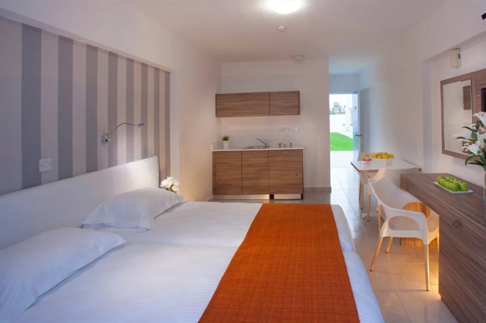 Princessa Vera Hotel Apartments