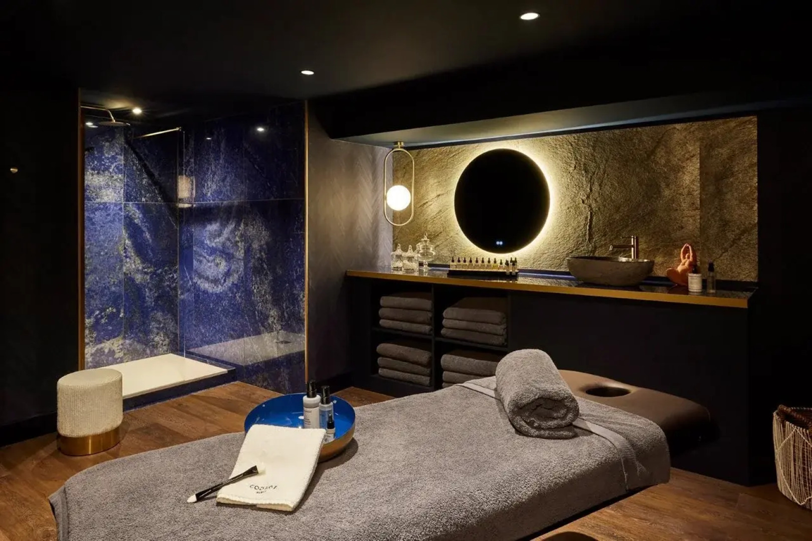 Château Jeanne & the Forest - Château de Montvillargenne