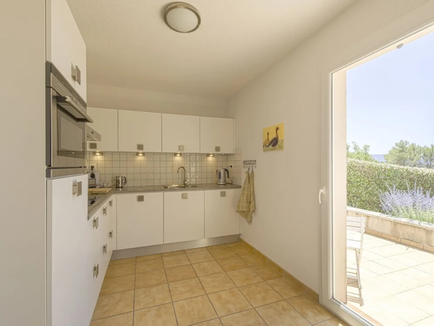 Modern Villa in Saumane-de-Vaucluse with Swimming Pool