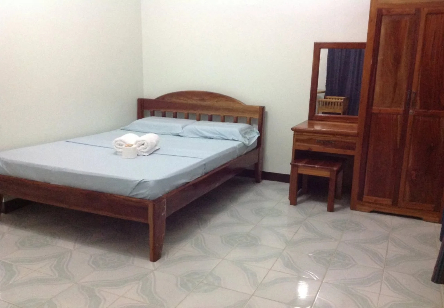 Cliff Side Beach Resort & Cottages