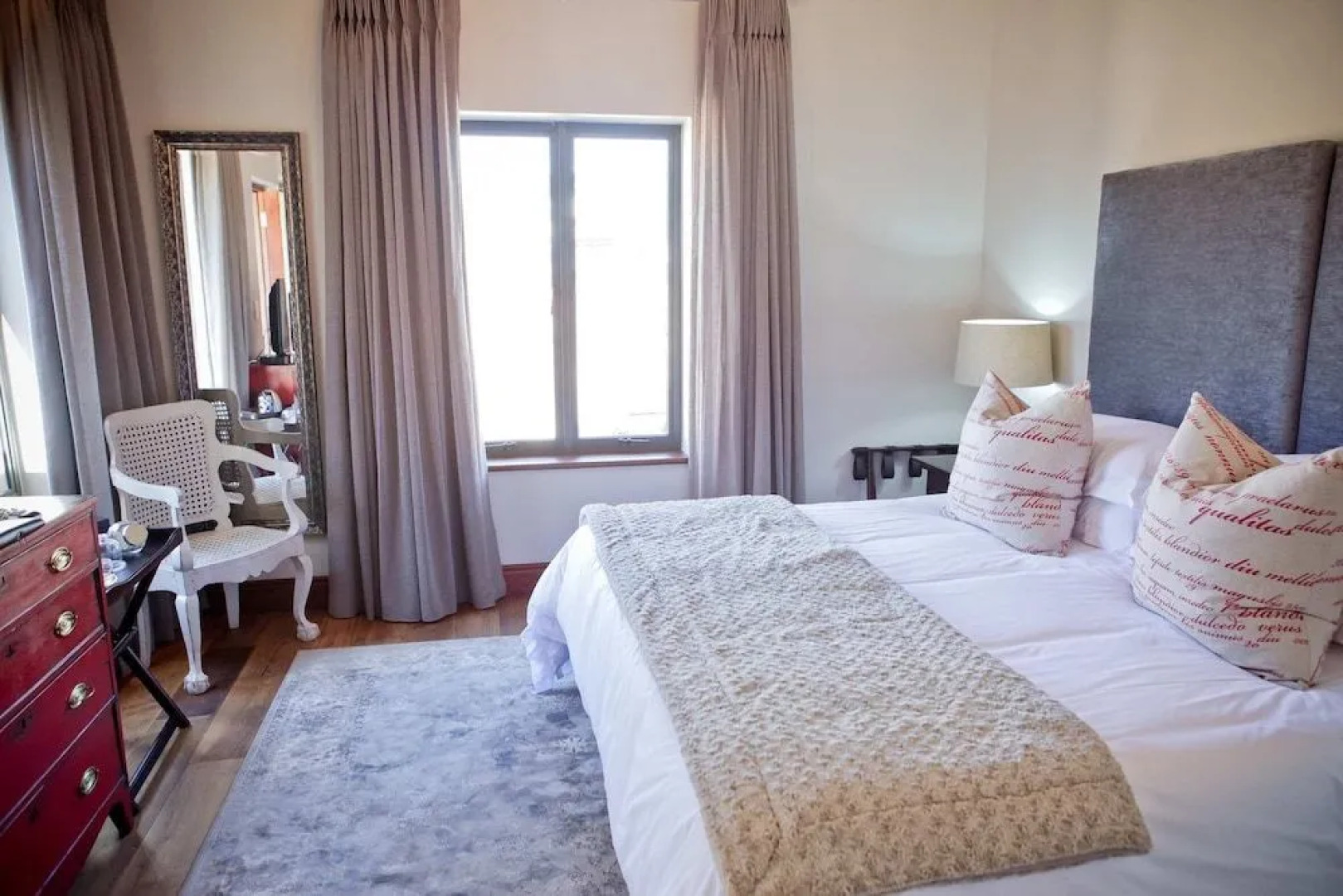 Under Oaks Guesthouse