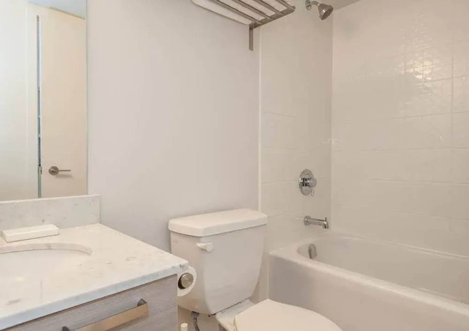 AOC Suites - Penthouse Condo