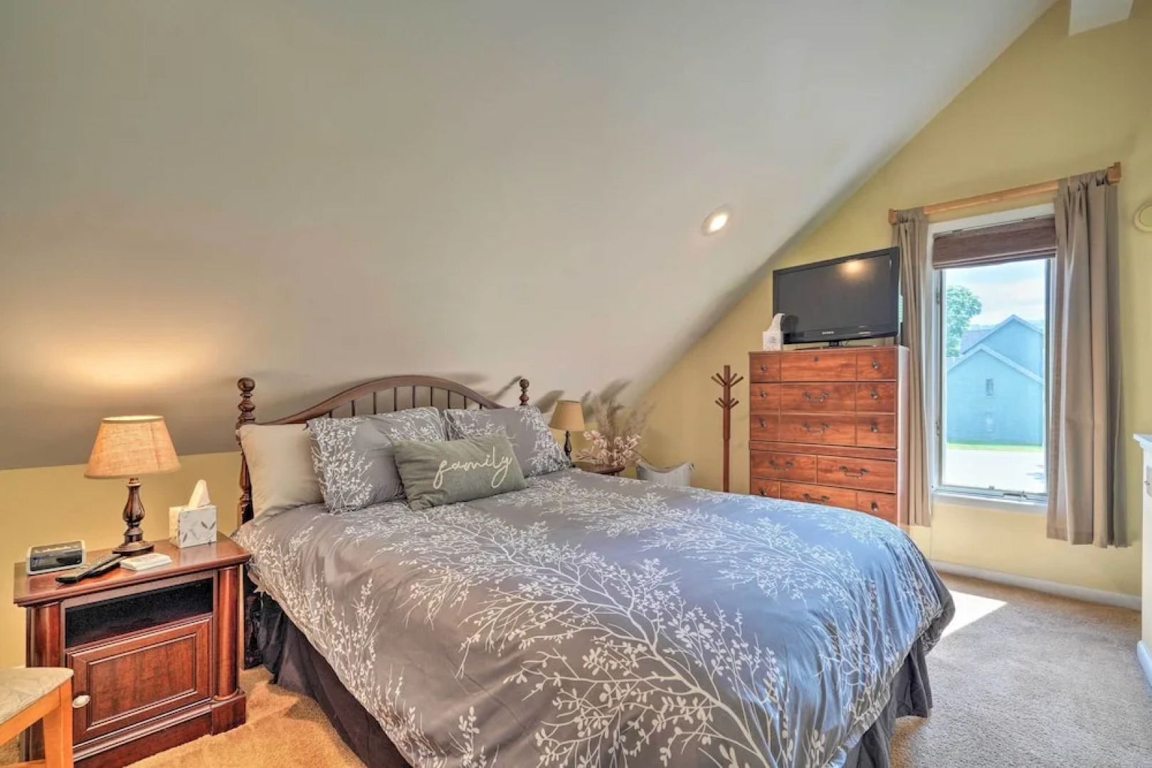 Townhome w/ Fireplace - Walk to Chairlift!