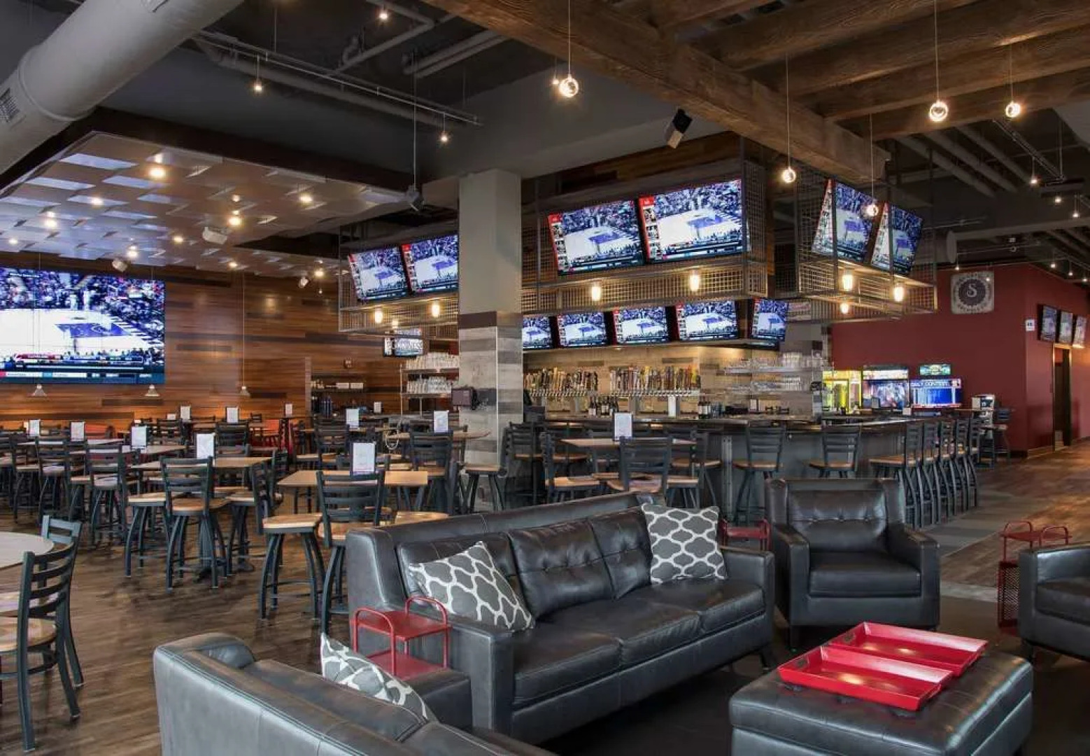 Courtyard Holland Downtown