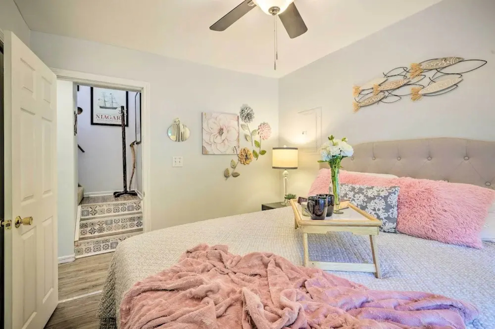 Darling Cottage ~ 1 Mi to Lake Erie Beach!