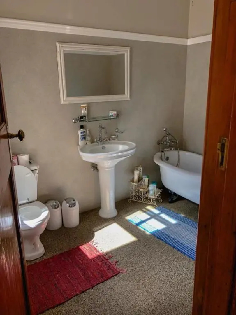 Secret Palace - Large 5 bedroom Family Home