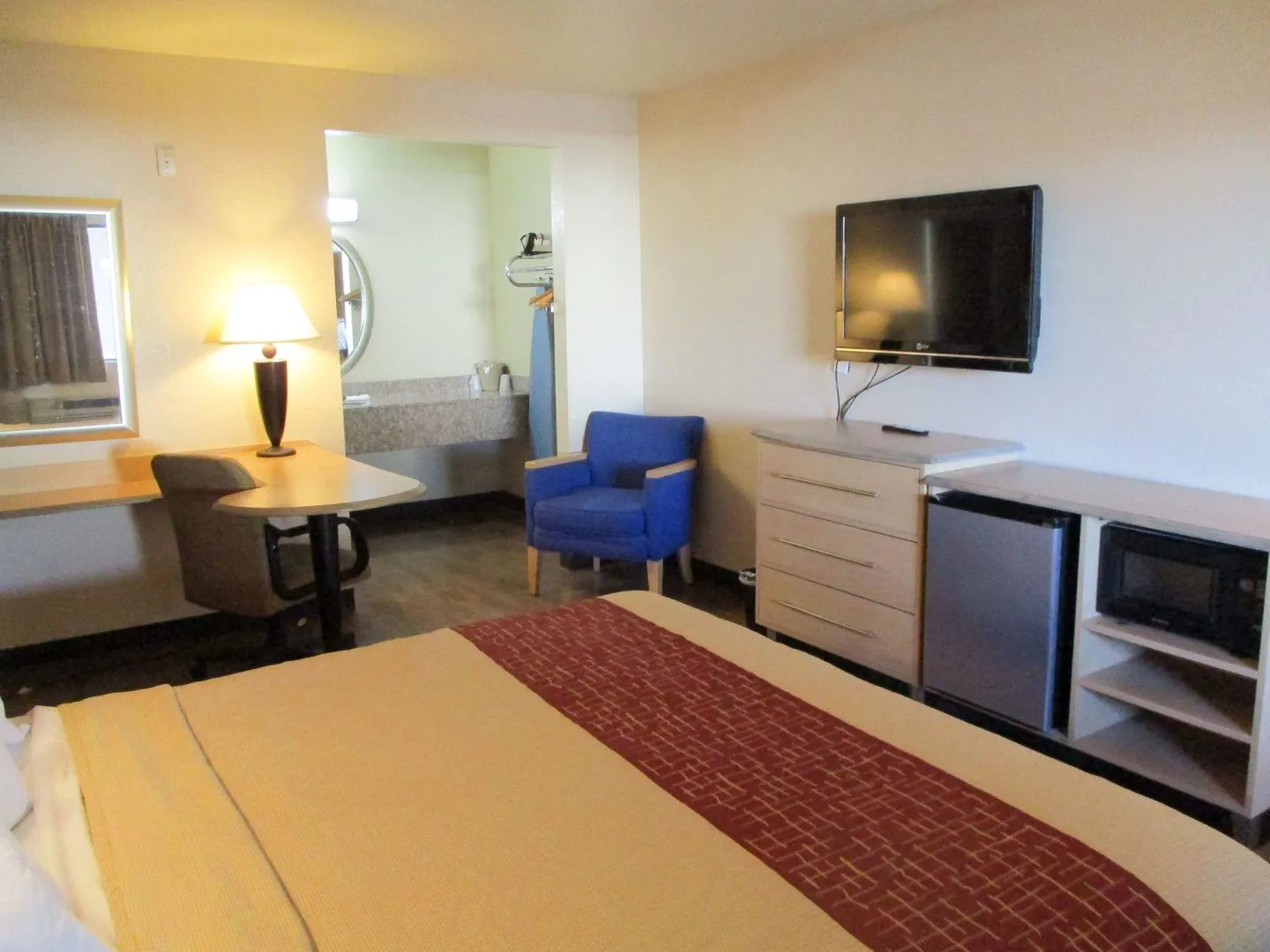 Rodeway Inn & Suites Thousand Palms - Rancho Mirage