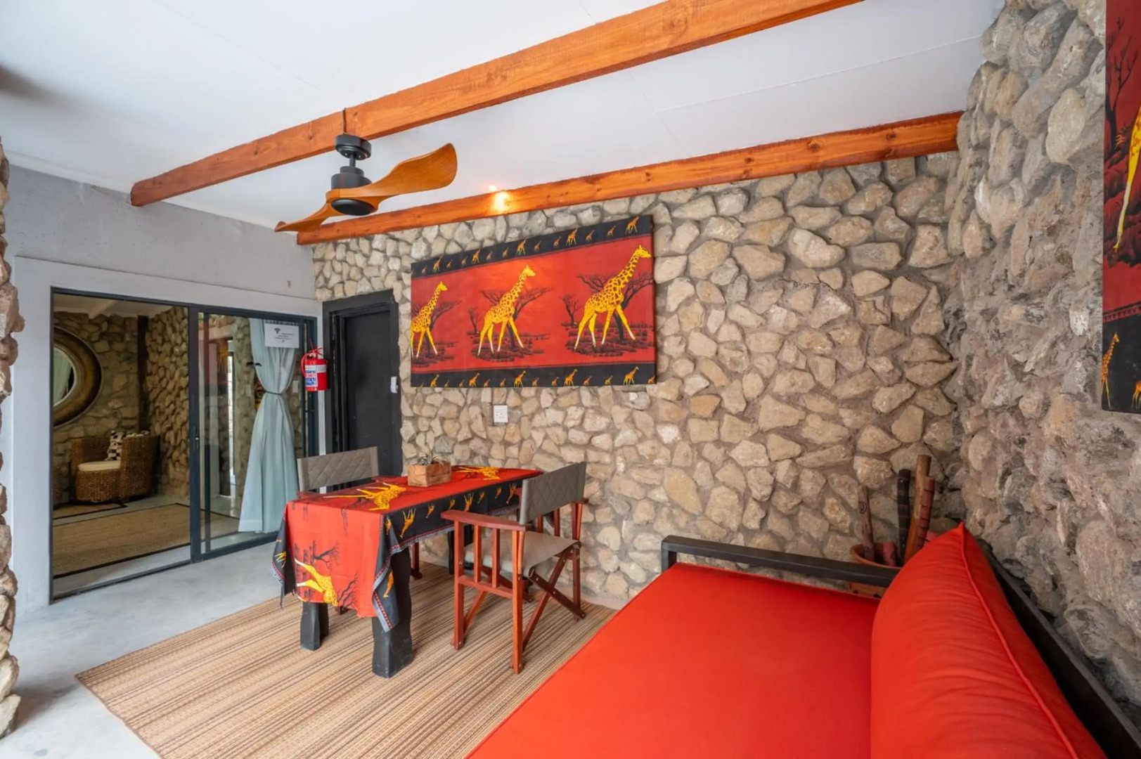 Foxy Crocodile Bush Lodge & Kruger Safari's - No Loadshedding